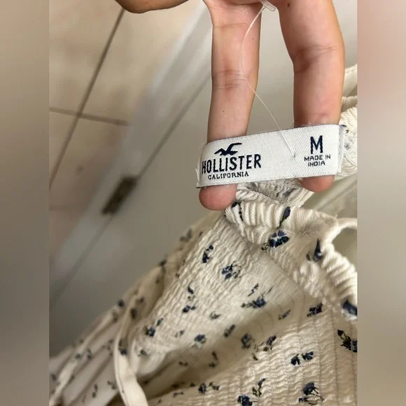 White floral romper from Hollister Woman’s Size Medium - Picture 2 of 3